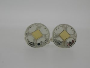 Cross pattern cufflink