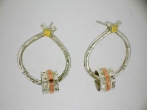 Banded hooped earrings